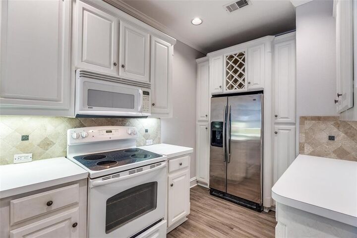 Property Photo: 5325 Bent Tree Forest Drive 2244 TX 75248