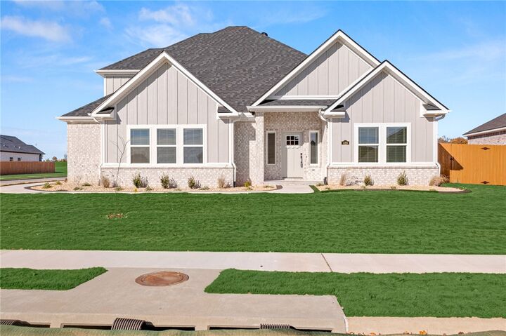 Property Photo: 420 Bronco Street AR 72719