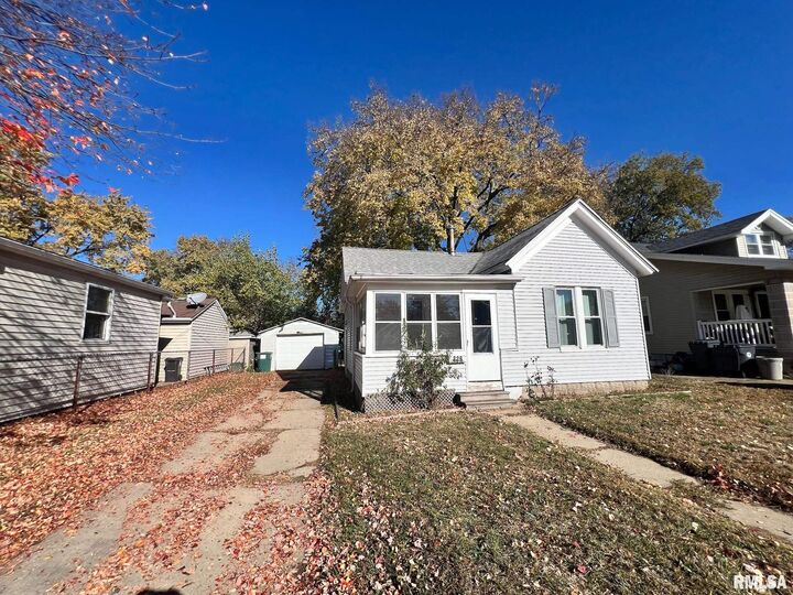 Property Photo:  329 Park Avenue  IL 61554 