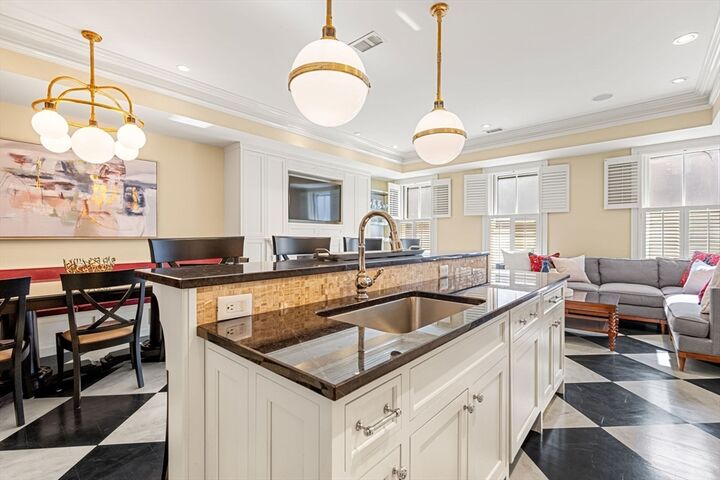 Property Photo:  190 Marlborough C  MA 02116 