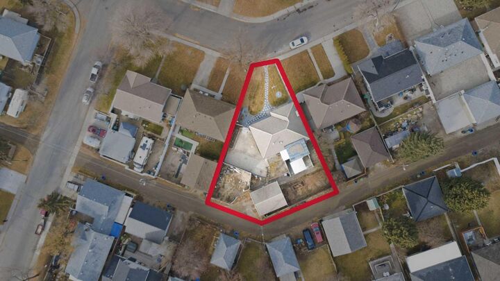 Photo de la propriété:  2018 Cottonwood Crescent SE  AB T2B 1R1 