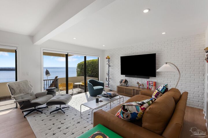 Property Photo: 5 Port Royal Way FL 32502