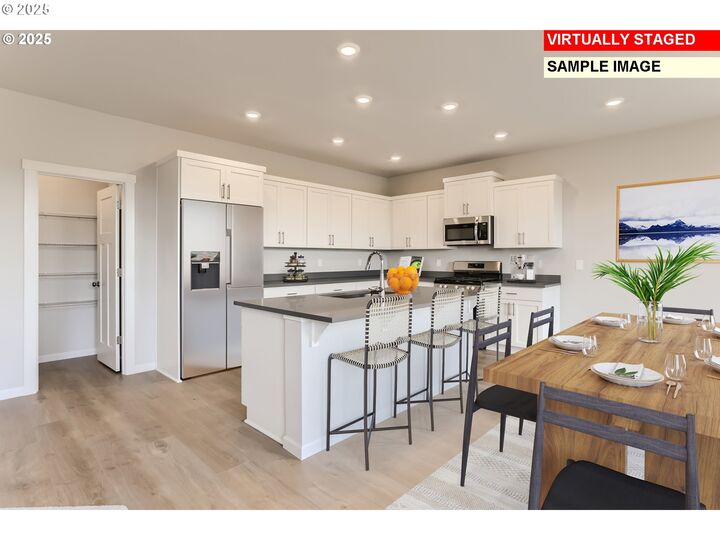 Property Photo:  2642 Mt. Saint Helens Ave SE  OR 97302 