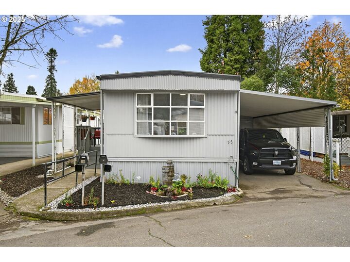 Property Photo: 3405 SE Vineyard Rd 55 OR 97267