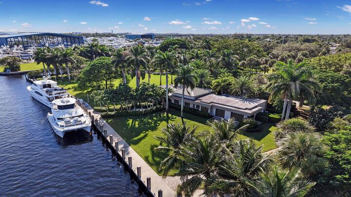 Property Photo: 1600 SW 15th Avenue FL 33312