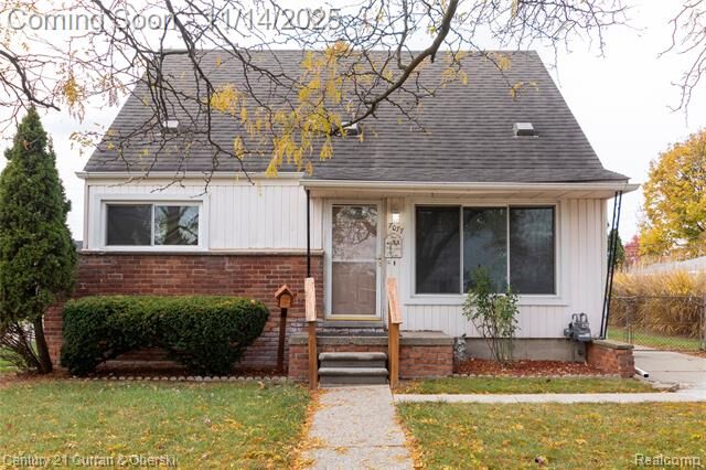 Property Photo: 7077 Deering Street MI 48135