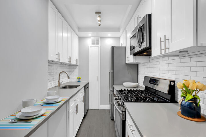 Property Photo: 150 E 61st Street 3K NY 10065