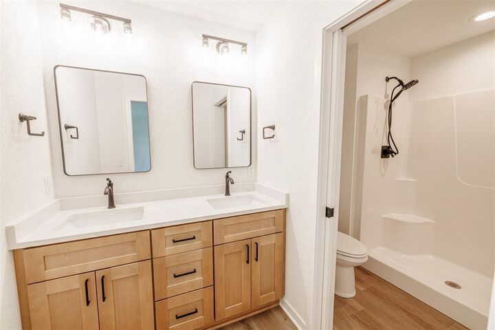 Property Photo:  414 Ridge Court  WI 53576 