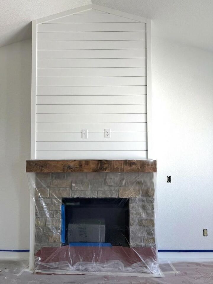 Property Photo:  909 Red Hawk Drive  WI 53563 