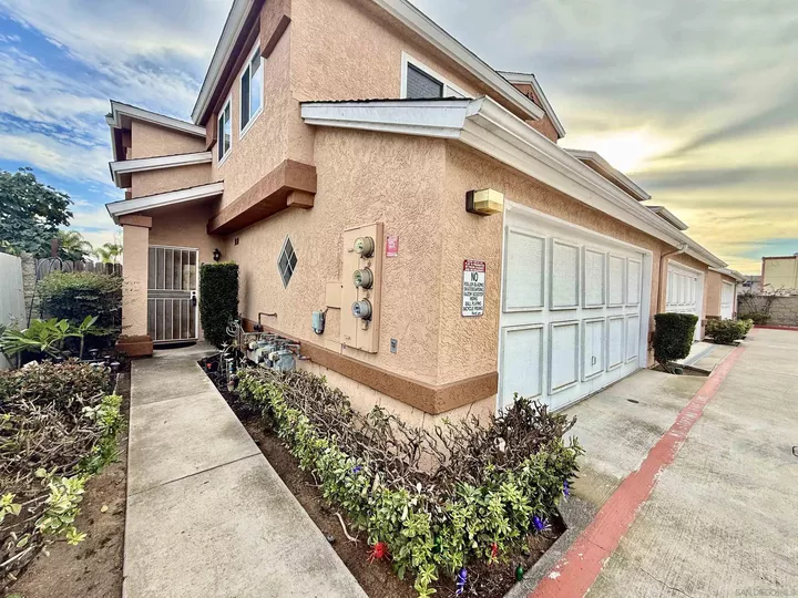 Property Photo:  277 Oxford St G  CA 91911 