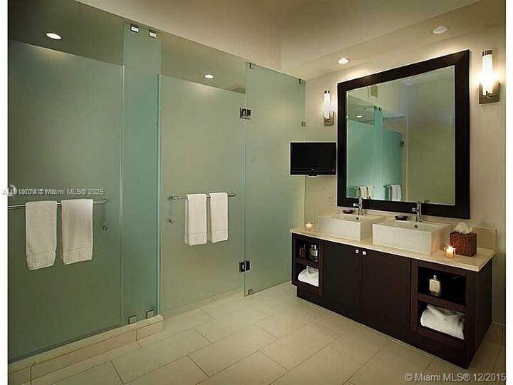 Property Photo: 5300 NW 87th Ave 802 FL 33178