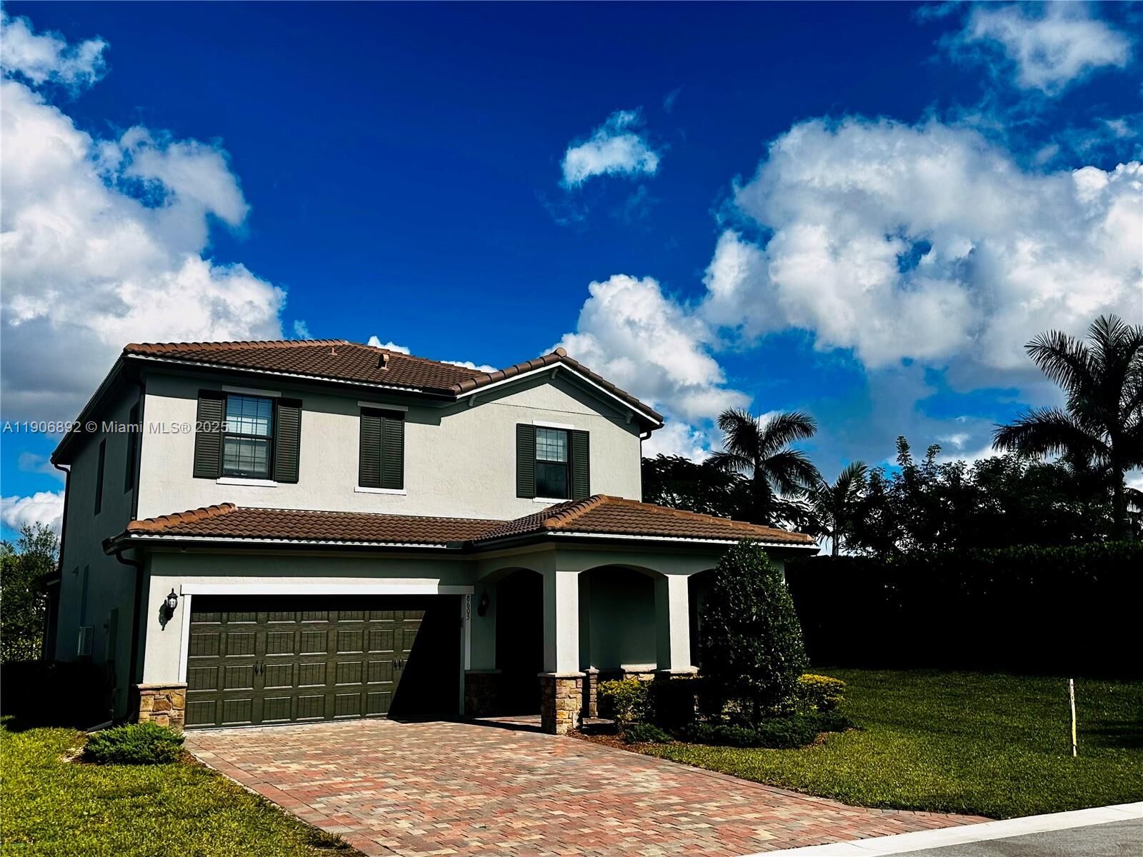 Property Photo:  8605 Patron Ln  FL 33467 