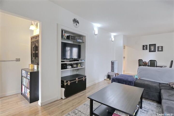 Property Photo:  142 Hochelaga Street W  SK S6H 2G3 