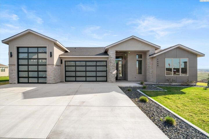 7440 W 22nd Place  Kennewick WA 99337 photo