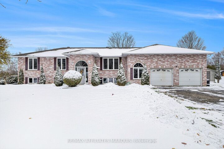 Property Photo: 8 Davis Lane ON K7A 4S5