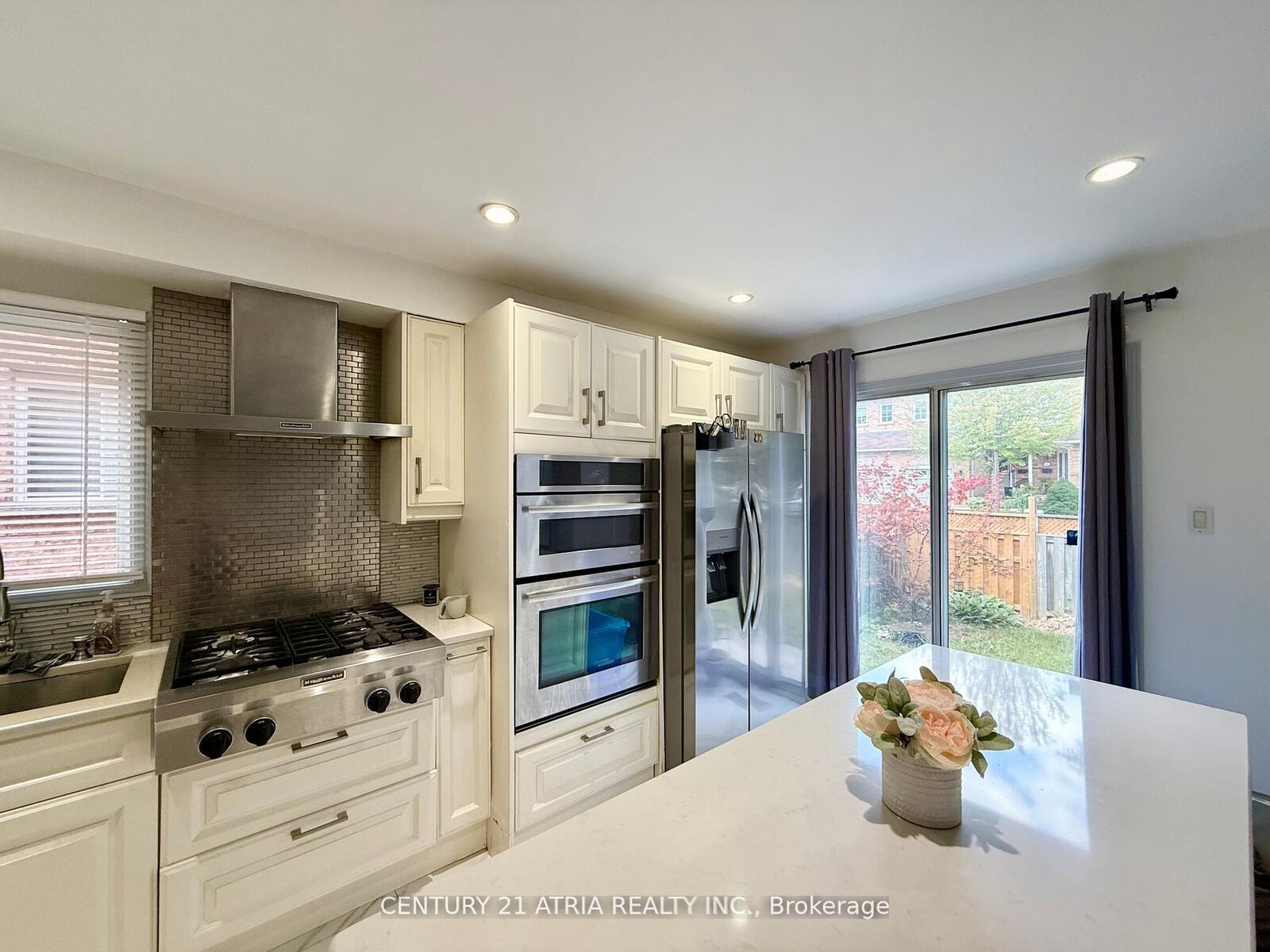 Photo de la propriété:  2377 Belcaro Way  ON L5M 2M6 