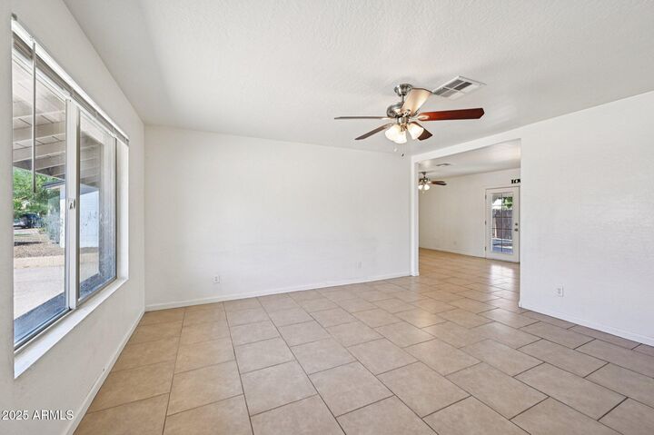 Property Photo: 1532 W 6th Street AZ 85281