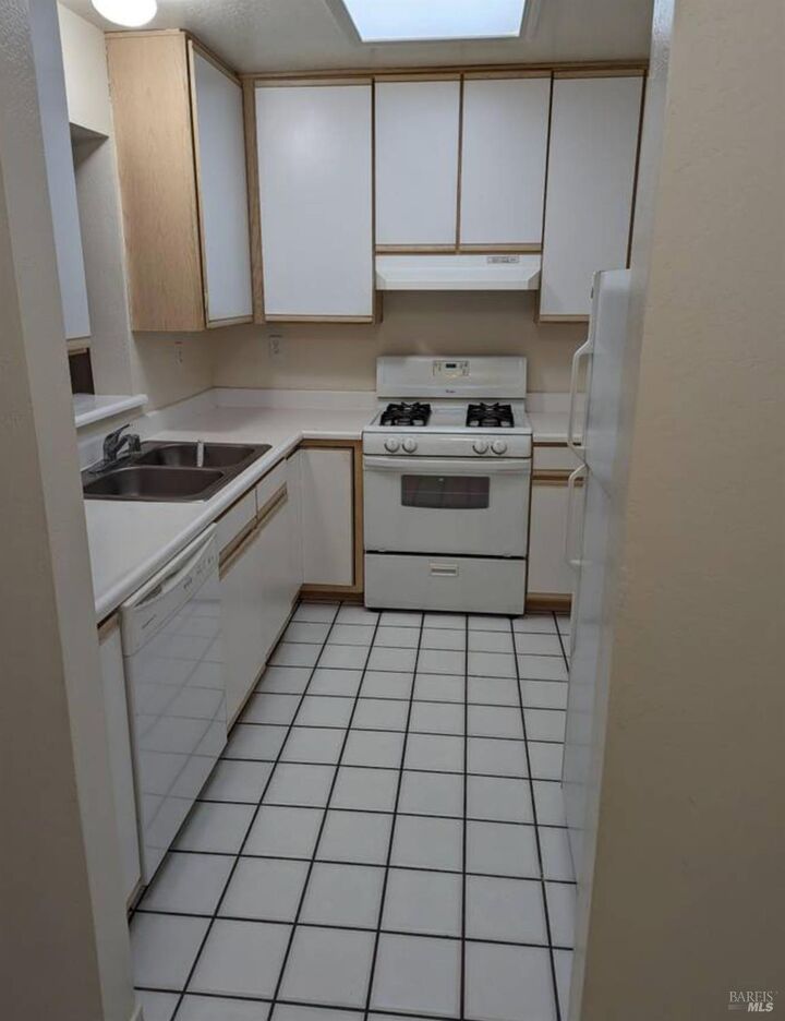 Property Photo: 1 Fawn Court CA 94947