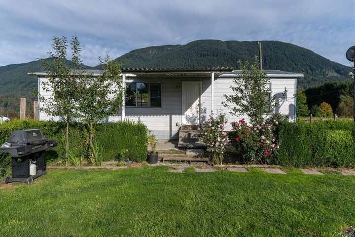Property Photo: 10594 Farms Road BC V2V 4J1