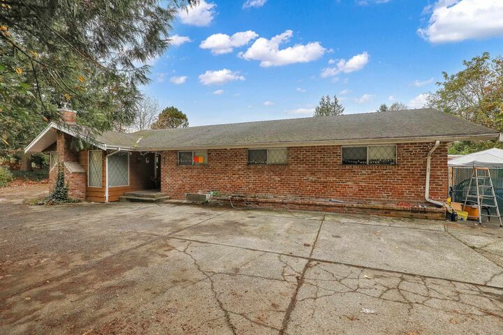 7913 192 Street — photo 1