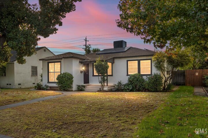 3007 Truxtun Avenue  Bakersfield CA 93301 photo