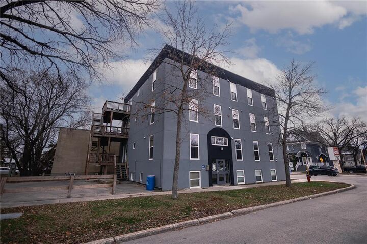 364 Ashland Avenue  Winnipeg MB R3L 1L7 photo