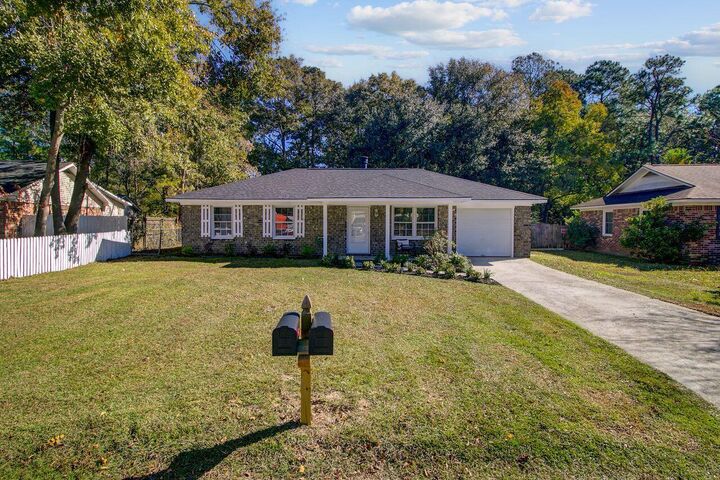 Property Photo: 316 Village Green Circle SC 29486