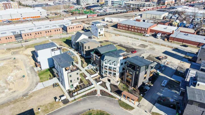 Property Photo:  2905 Three Oaks Lane  OH 45209 