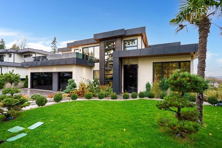 Property Photo: 16427 28 BC V3Z 0A9