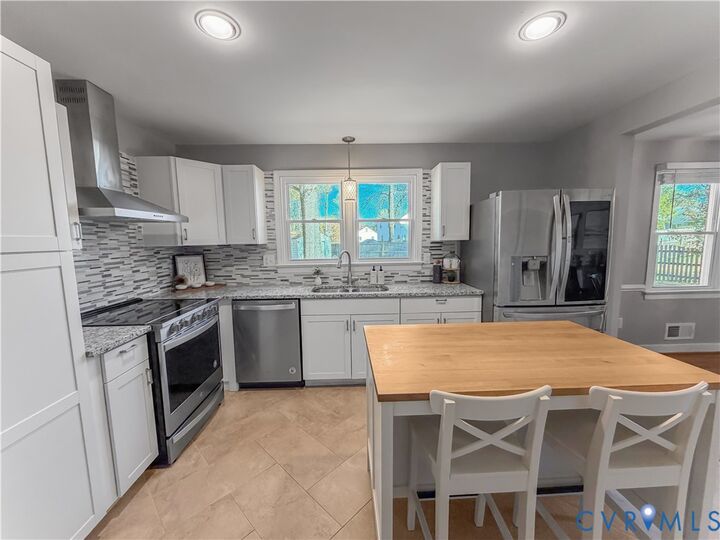 Property Photo:  2302 Pleasant Run Drive  VA 23238 