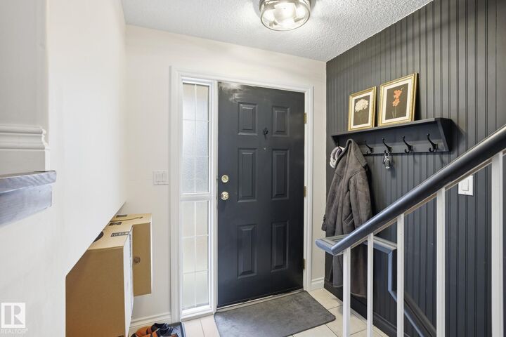 Property Photo:  9935 167 Street NW 17  AB T5P 4Y6 