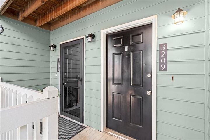 Property Photo: 3209 Canyon Point Circle GA 30076