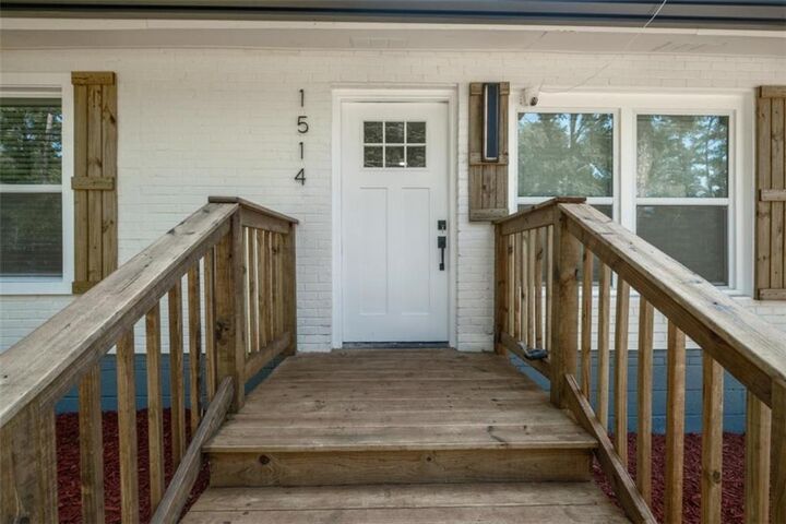 Property Photo:  1514 Peachcrest Road  GA 30032 