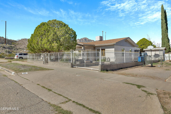 Property Photo: 3411 Leavell Avenue TX 79904