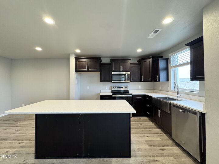 Property Photo: 3814 Lillian Court SE ND 58554