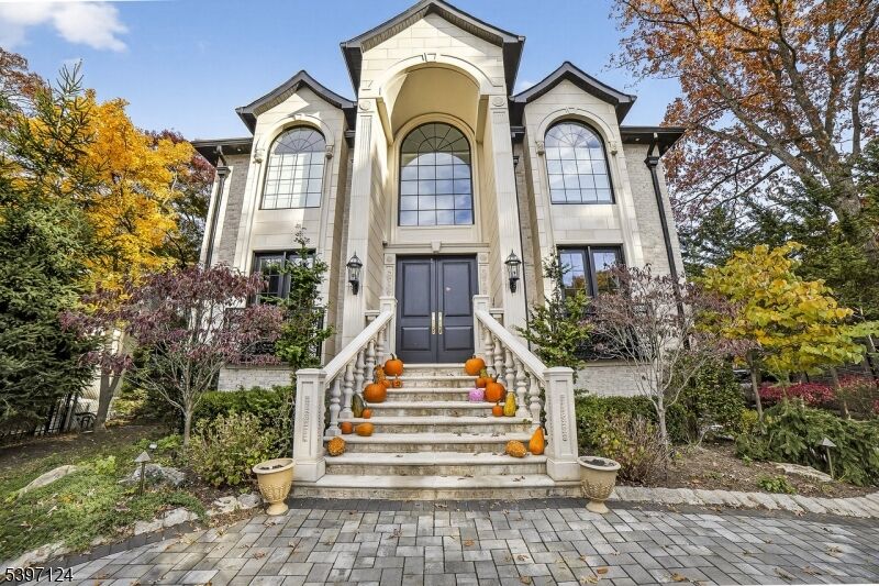 Property Photo: 1096 Briar Way NJ 07024