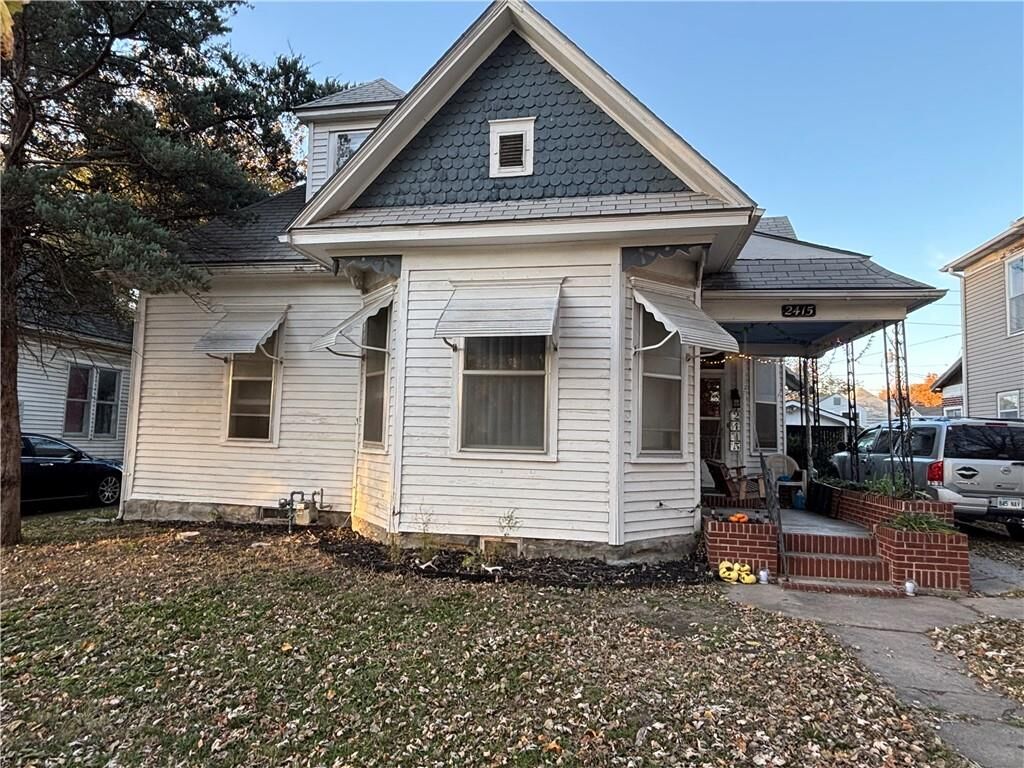 Property Photo:  2415 Washington Avenue  KS 67357 