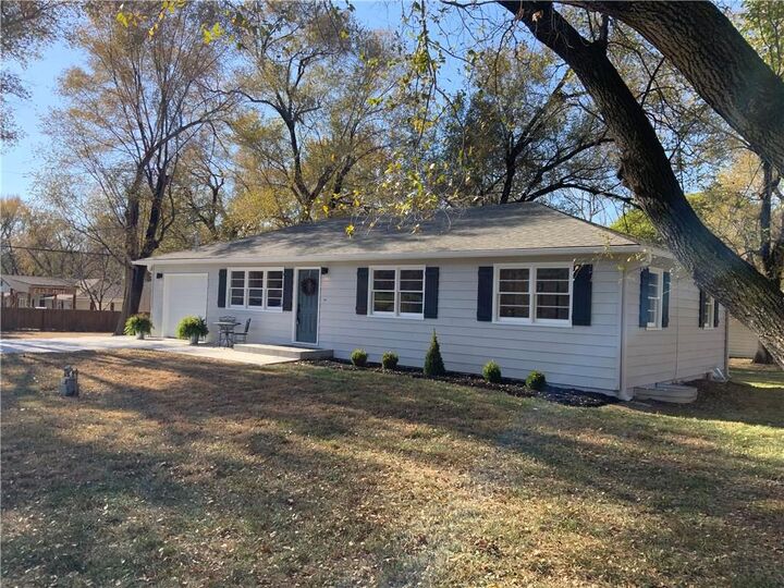 Property Photo: 318 N Park Street KS 66012