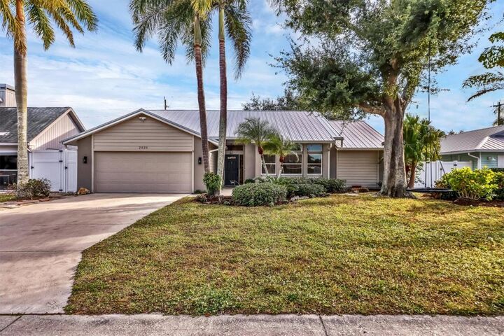 Property Photo: 2820 River Pines Way FL 34231