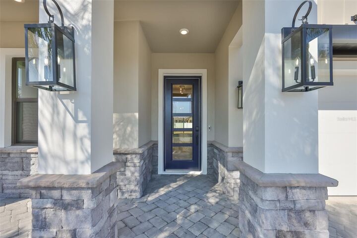 Property Photo:  3223 W Paxton Avenue  FL 33611 