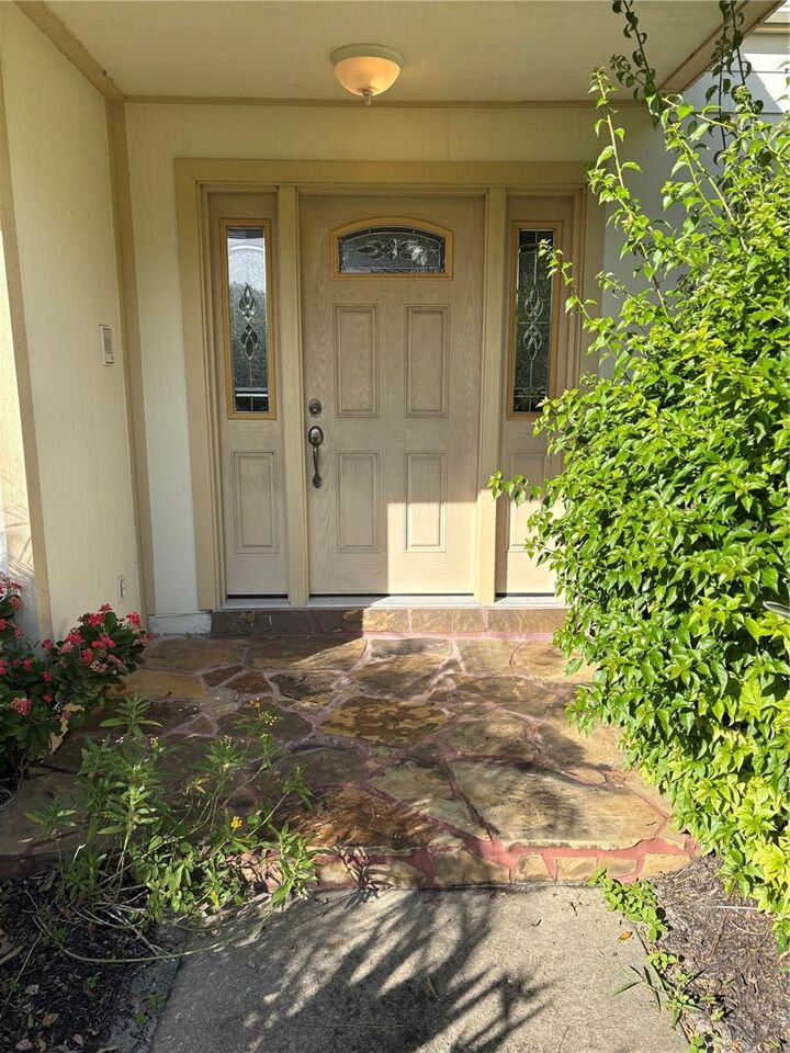 Property Photo: 8483 Bay Hill Boulevard FL 32819