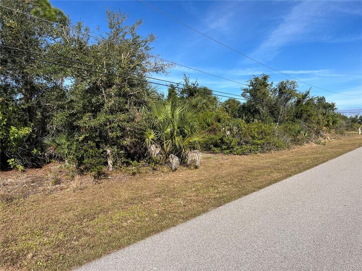 Property Photo: 10590 Aztec Road FL 33981