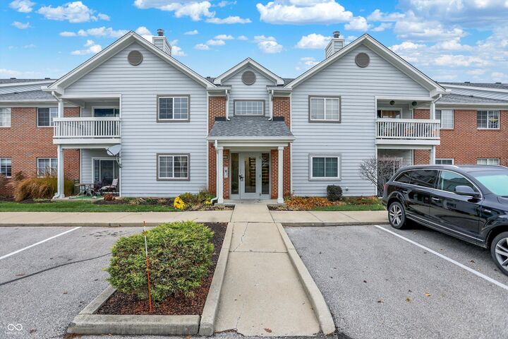 Property Photo: 8418 Glenwillow Lane 208 IN 46278
