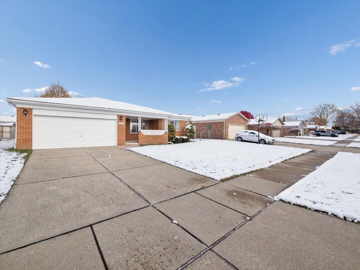 Property Photo: 17997 Autumn Lane MI 48044