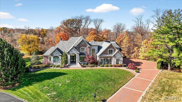 Property Photo: 24 Muirfield Lane MO 63141