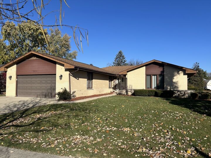 2653 N Bradford Drive  Arlington Heights IL 60004 photo