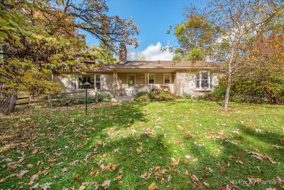 Property Photo:  612 3 Oaks Road  IL 60013 