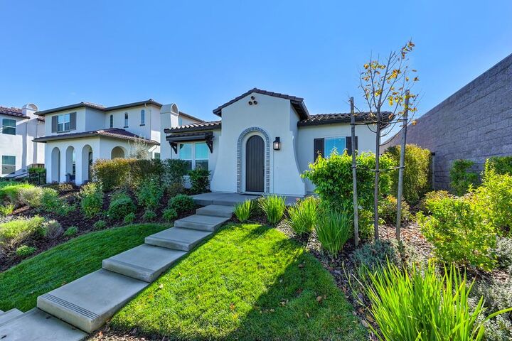 Property Photo:  2341 Bronze Star Way  CA 95818 