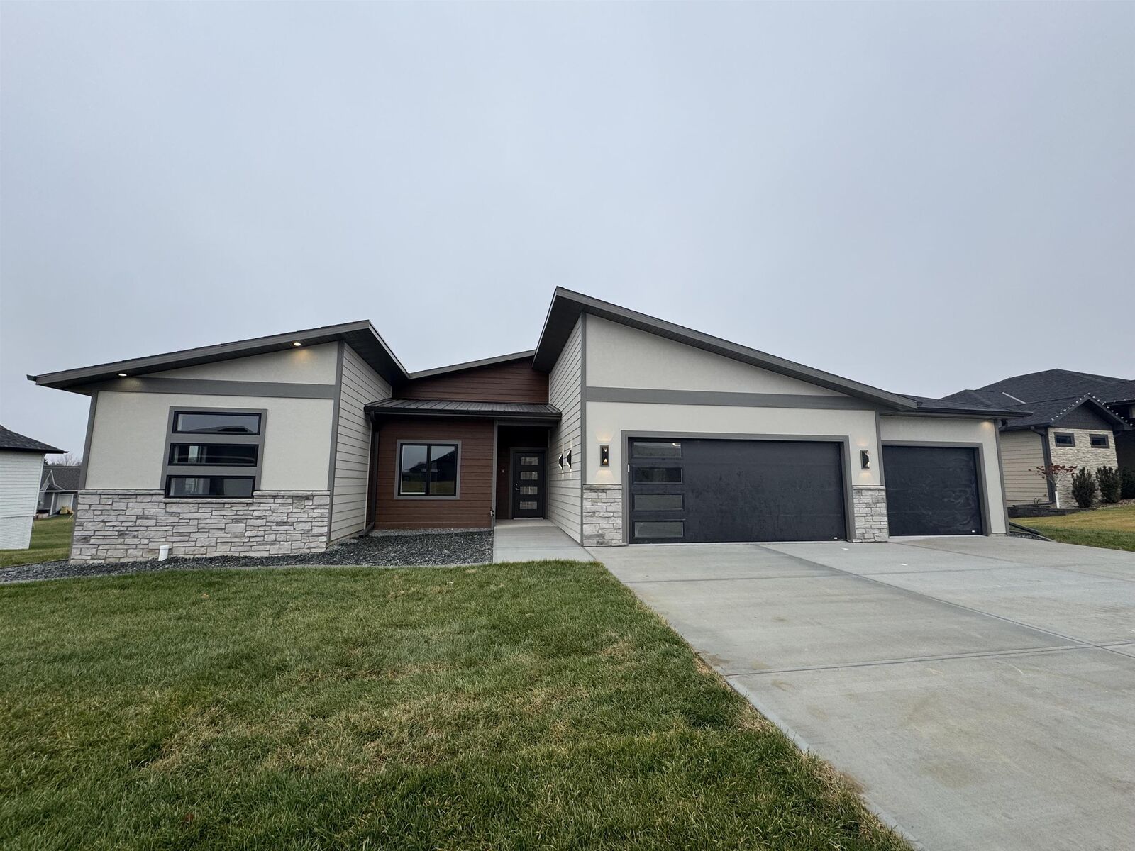 Property Photo:  1905 N 30th Street  NE 68701 