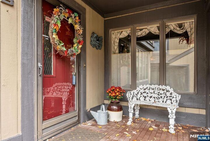 Property Photo:  444B Bromley Place B  NJ 07481 